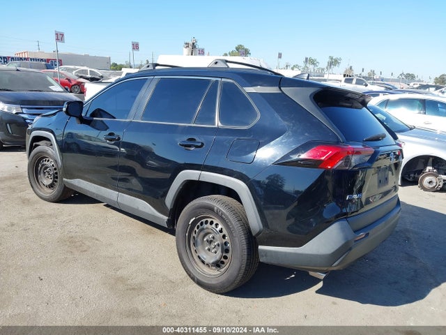 Toyota RAV4 LE 2019 2T3K1RFV7KW050311 Image 3
