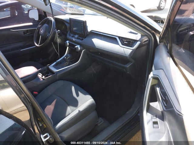 Toyota RAV4 LE 2019 2T3K1RFV7KW050311 Image 5