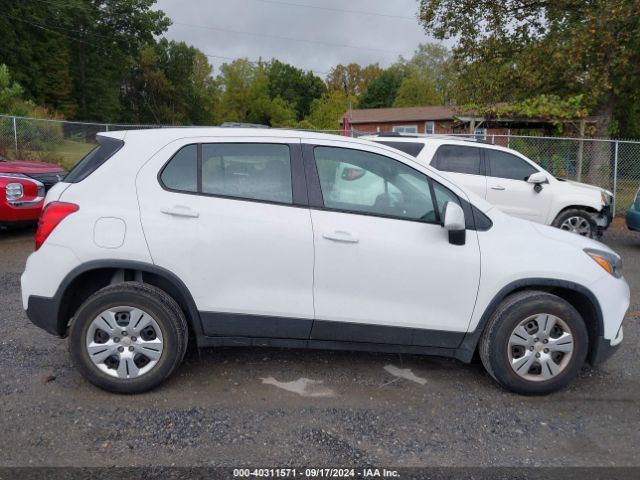 3GNCJKSB9JL229941 Chevrolet TRAX LS