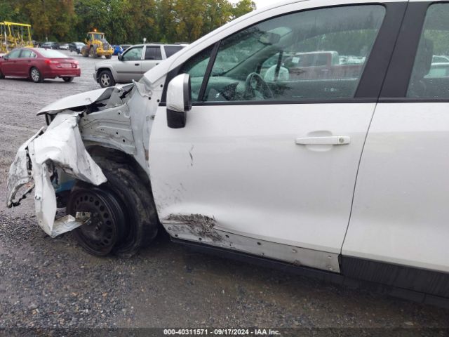 3GNCJKSB9JL229941 Chevrolet TRAX LS