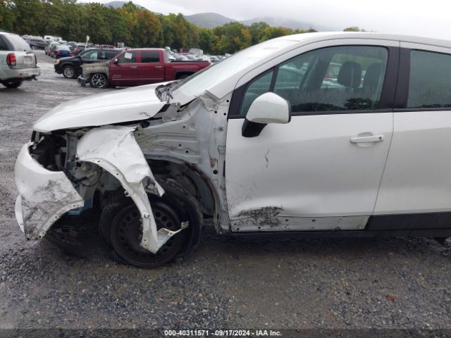 3GNCJKSB9JL229941 Chevrolet TRAX LS