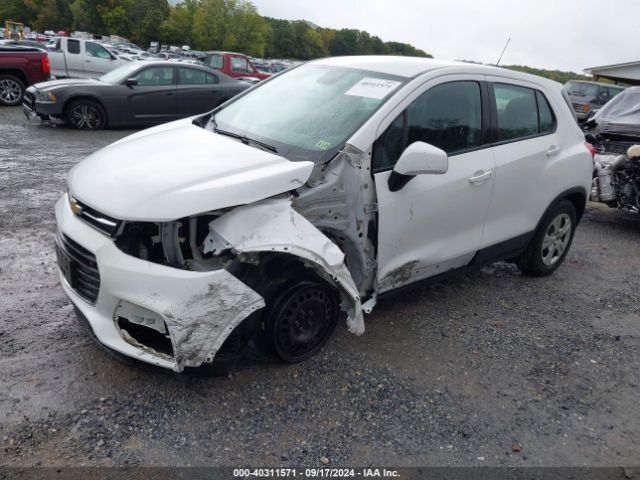 3GNCJKSB9JL229941 Chevrolet TRAX LS
