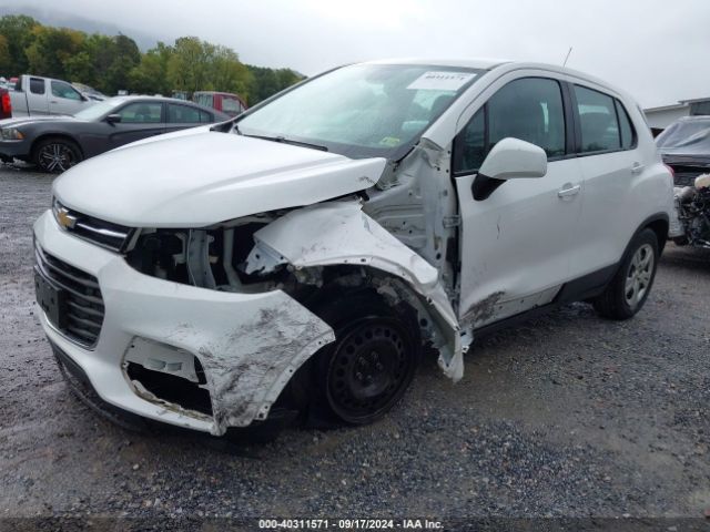 3GNCJKSB9JL229941 Chevrolet TRAX LS
