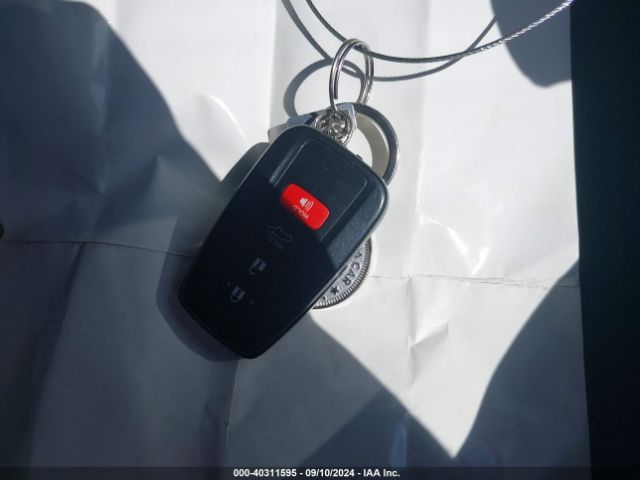 2T3E6RFV3NW037431 Toyota Rav4 Hybrid Xse