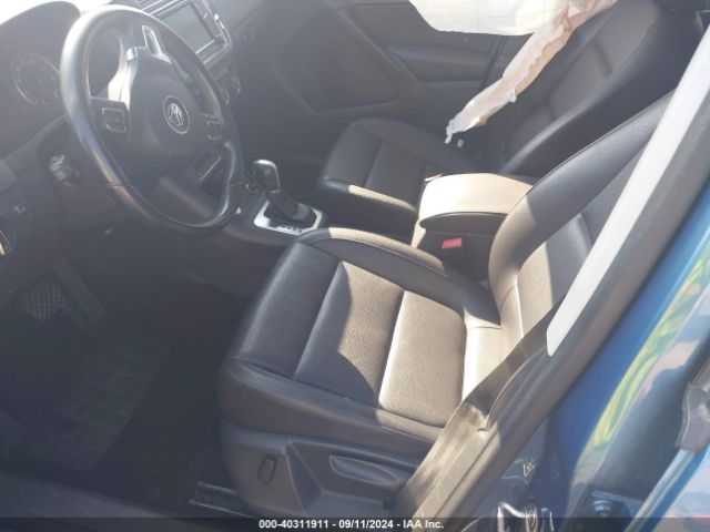 WVGAV7AX2HW503446 Volkswagen Tiguan 2.0t S