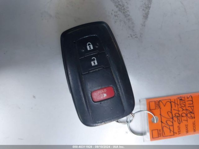 JTDKBRFU8H3038927 Toyota Prius Two