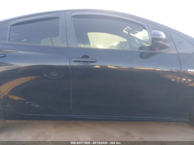 JTDKBRFU8H3038927 Toyota Prius Two