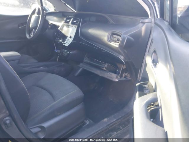 JTDKBRFU8H3038927 Toyota Prius Two