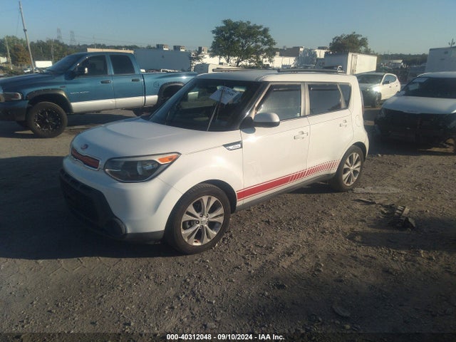KIA SOUL + 2015 KNDJP3A5XF7204591 Image 2