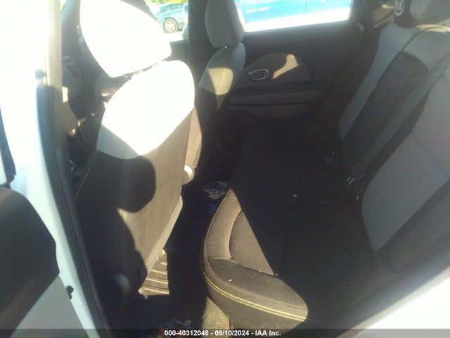 KIA SOUL + 2015 KNDJP3A5XF7204591 Image 8