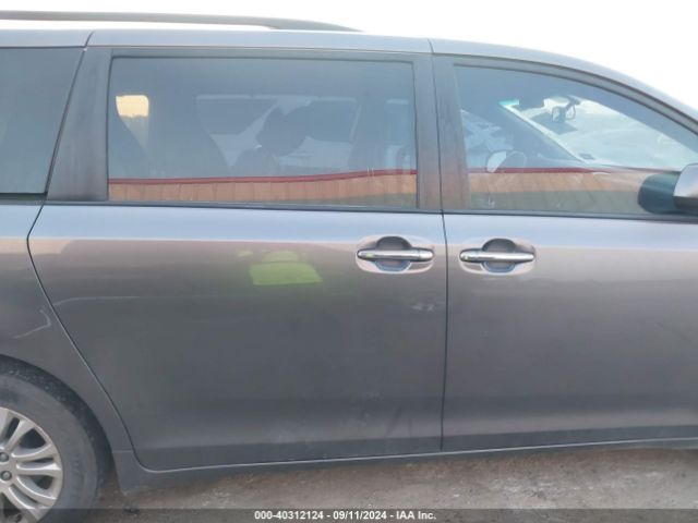 5TDYZ3DC3HS894955 Toyota Sienna Xle 8 Passenger