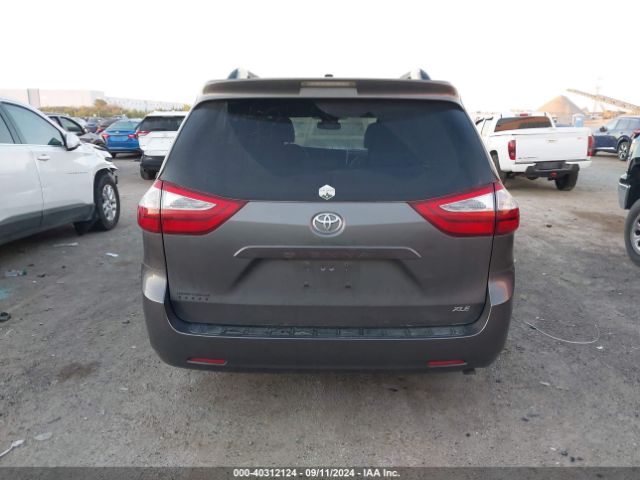 5TDYZ3DC3HS894955 Toyota Sienna Xle 8 Passenger