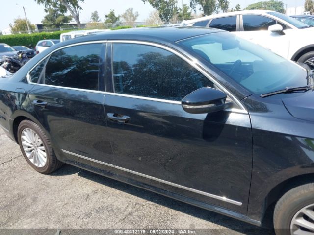1VWBT7A38GC048806 Volkswagen Passat 1.8t Se