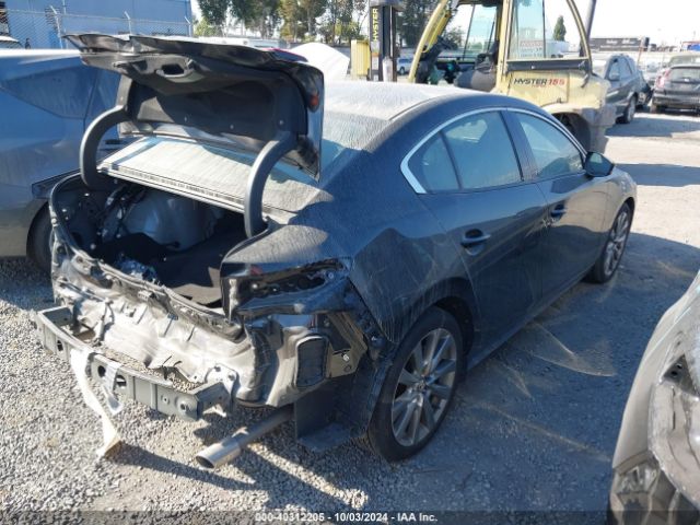 3MZBPBDL1NM309627 Mazda Mazda3 Premium