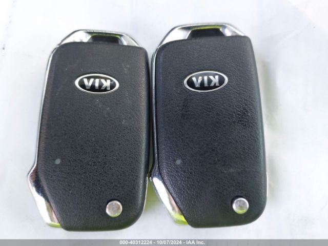 KNDJ23AU6L7714390 KIA SOUL LX