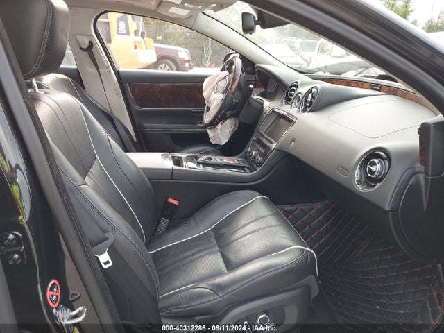 2016 JAGUAR XJ SAJWJ1CD4G8V92107 Photo 4