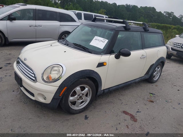 2009 MINI COOPER CLUBMAN WMWML33579TP98099 Photo 1