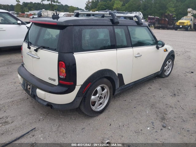 2009 MINI COOPER CLUBMAN WMWML33579TP98099 Photo 3