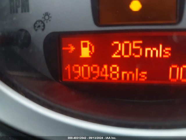 2009 MINI COOPER CLUBMAN WMWML33579TP98099 Photo 6