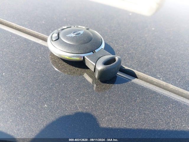 2012 MINI COOPER WMWSU3C57CT257775 Photo 10