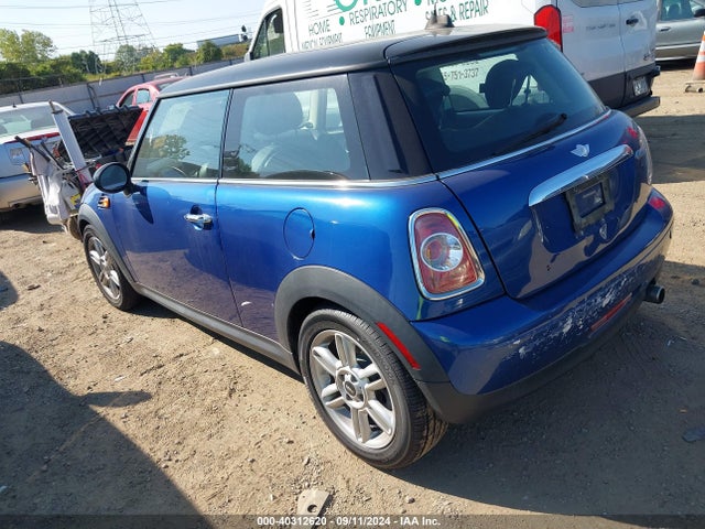 2012 MINI COOPER WMWSU3C57CT257775 Photo 2