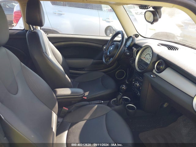 2012 MINI COOPER WMWSU3C57CT257775 Photo 4