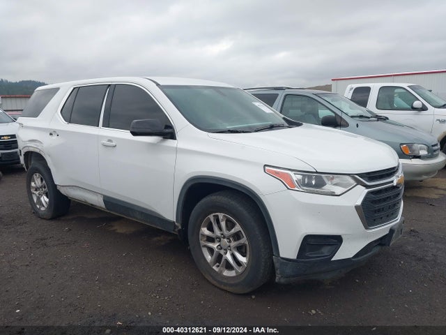 Chevrolet Traverse Ls 2018 1GNEVFKW2JJ193220 Image 1