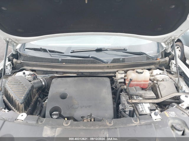 Chevrolet Traverse Ls 2018 1GNEVFKW2JJ193220 Image 10