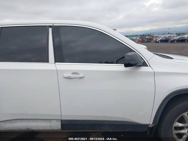 Chevrolet Traverse Ls 2018 1GNEVFKW2JJ193220 Image 14