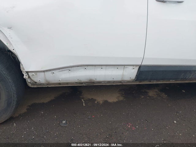 Chevrolet Traverse Ls 2018 1GNEVFKW2JJ193220 Image 19