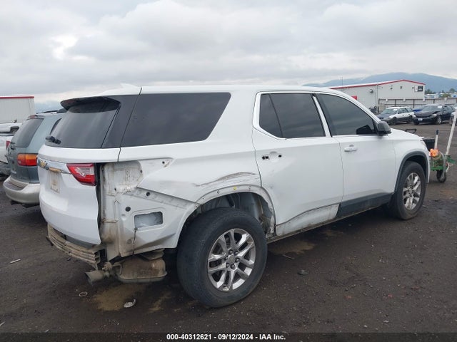 Chevrolet Traverse Ls 2018 1GNEVFKW2JJ193220 Image 4