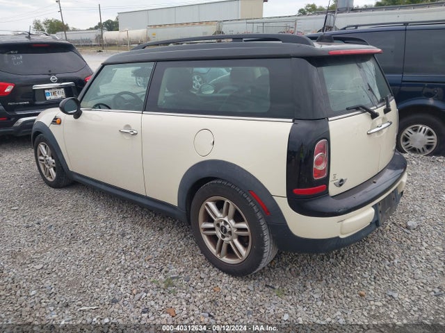 2012 MINI COOPER CLUBMAN WMWZF3C52CT488964 Photo 2