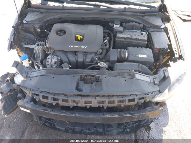 Hyundai ELANTRA SE 2018 5NPD74LF0JH351502 Image 10