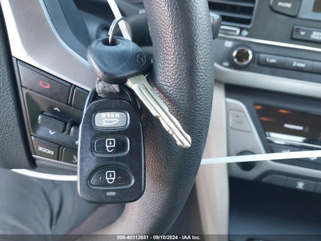 Hyundai ELANTRA SE 2018 5NPD74LF0JH351502 Image 11