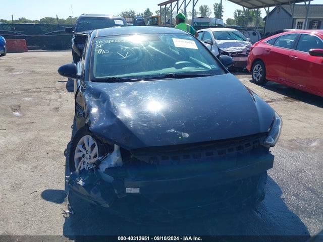 Hyundai ELANTRA SE 2018 5NPD74LF0JH351502 Image 12