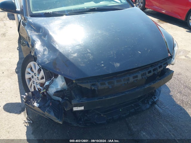 Hyundai ELANTRA SE 2018 5NPD74LF0JH351502 Image 17