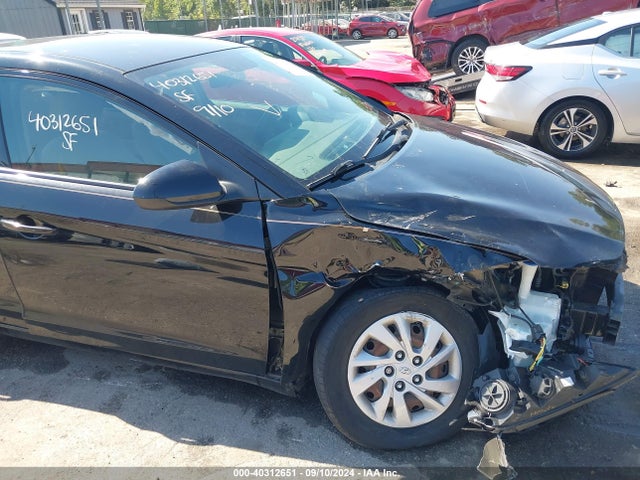 Hyundai ELANTRA SE 2018 5NPD74LF0JH351502 Image 18