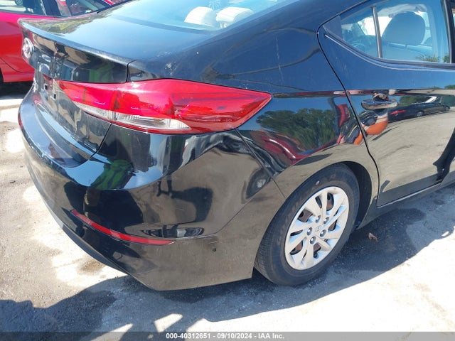 Hyundai ELANTRA SE 2018 5NPD74LF0JH351502 Image 19