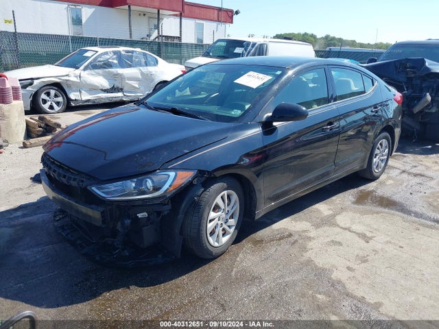 Hyundai ELANTRA SE 2018 5NPD74LF0JH351502 Image 2