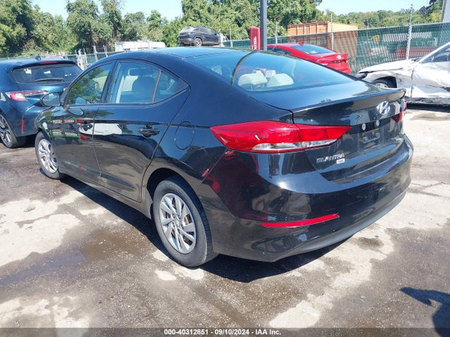 Hyundai ELANTRA SE 2018 5NPD74LF0JH351502 Image 3