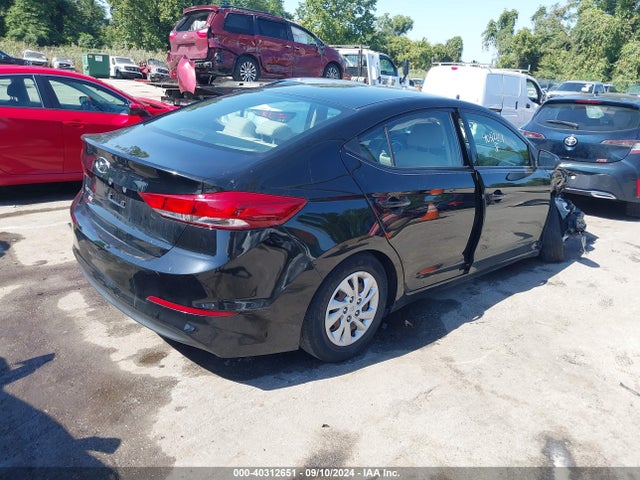 Hyundai ELANTRA SE 2018 5NPD74LF0JH351502 Image 4