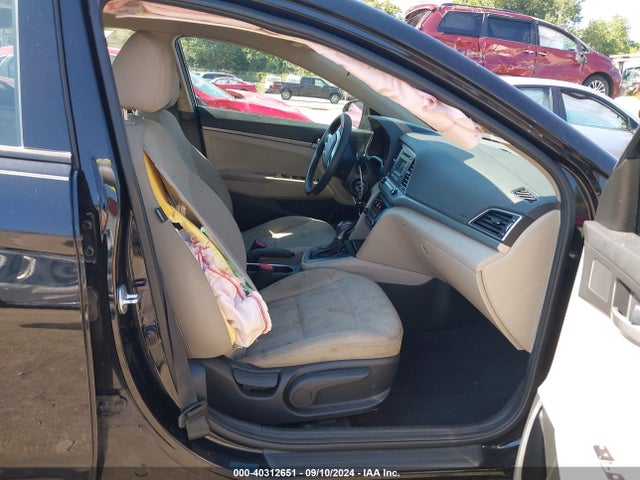 Hyundai ELANTRA SE 2018 5NPD74LF0JH351502 Image 5