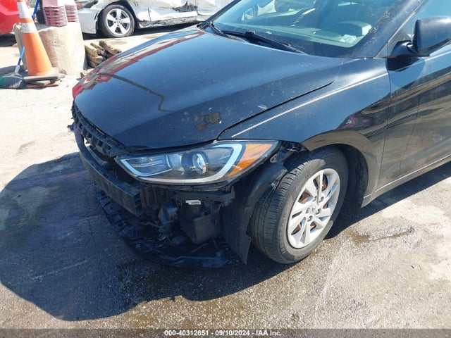 Hyundai ELANTRA SE 2018 5NPD74LF0JH351502 Image 6