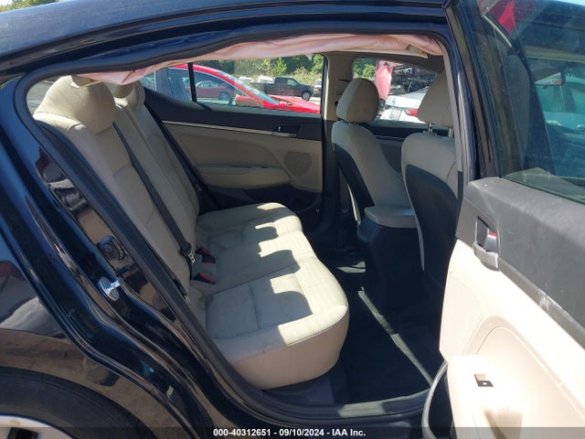 Hyundai ELANTRA SE 2018 5NPD74LF0JH351502 Image 8