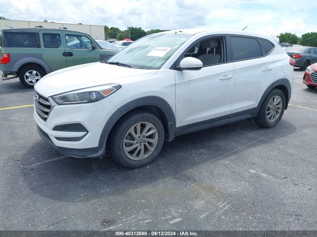 Hyundai TUCSON SE 2018 KM8J23A42JU708242 Image 2
