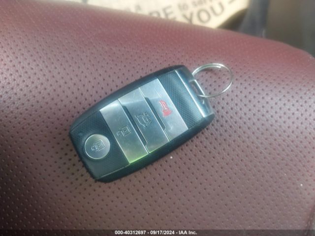5XYPKDA52HG338063 KIA Sorento 3.3l Sx