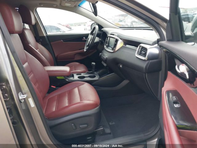 5XYPKDA52HG338063 KIA Sorento 3.3l Sx