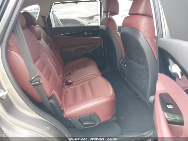 5XYPKDA52HG338063 KIA Sorento 3.3l Sx