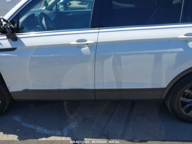 3VV2B7AX1NM131127 Volkswagen Tiguan 2.0t Se