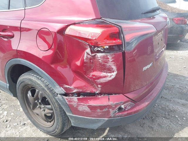 Toyota RAV4 LE 2018 2T3ZFREV5JW473288 Image 17